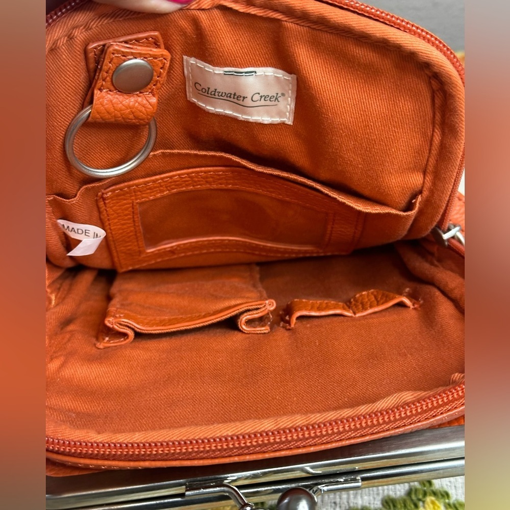 Coldwater Creek Orange Crossbody purse 3 pockets Adjustable strap​ - Picture 3 of 3